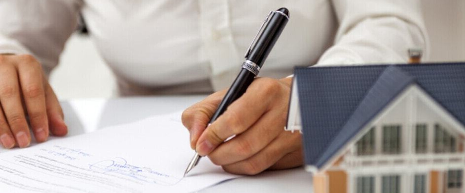 Essential Qualifications for Becoming a Landlord Through Property Rental Services